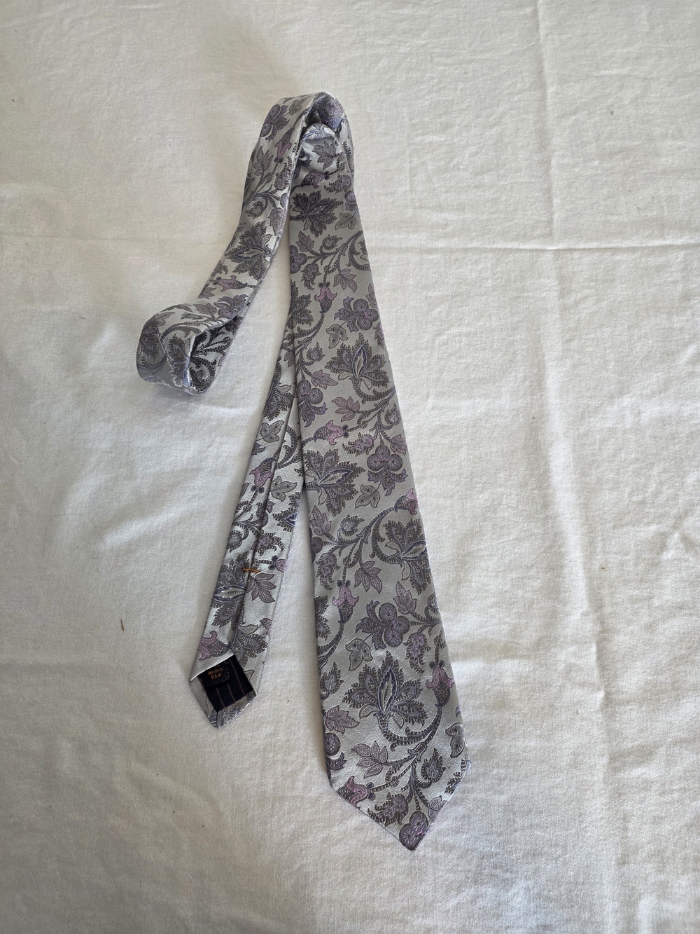 Broletto Silver Gray Floral Paisley Men's Tie - Elegant Formal Accessory